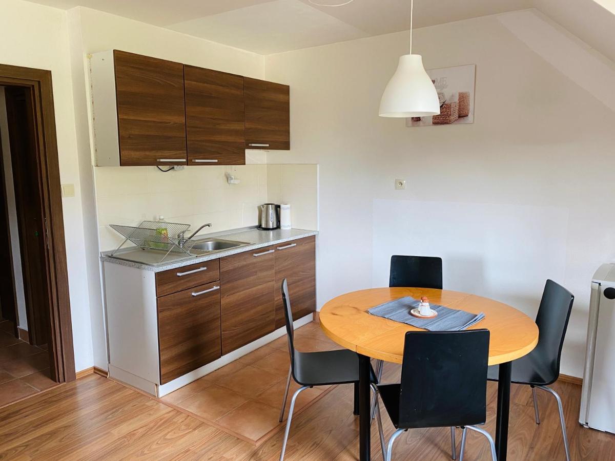 Apartman Kamzik Teo โดโนวาลี ภายนอก รูปภาพ